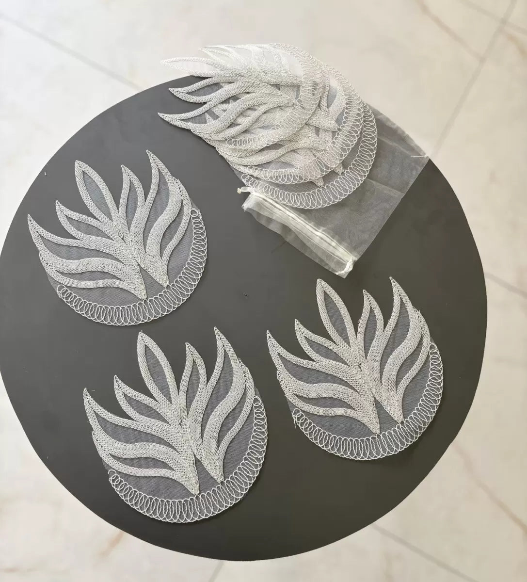 6 lı Dantel Kahve Sunumluğu 15x15 cm Asorti Desenli Türk Kahvesi Seti