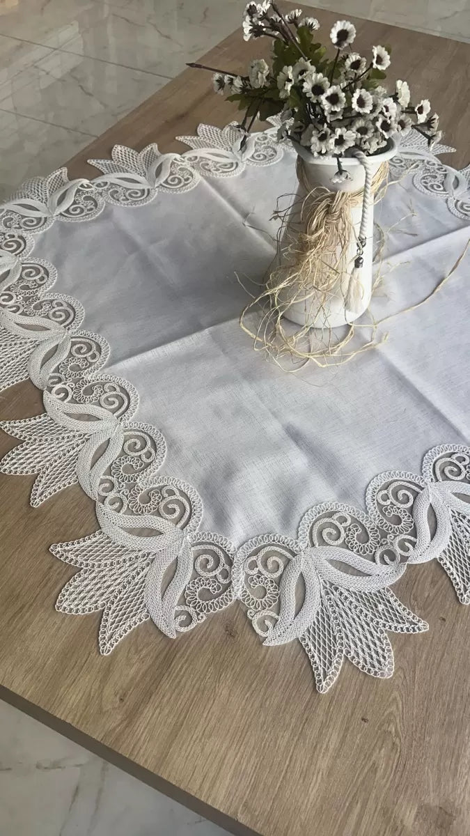 88x88 cm Kayla Kreme Gümüş Fransız Dantel Detaylı Kare Sehpa Örtüsü Zarif Model