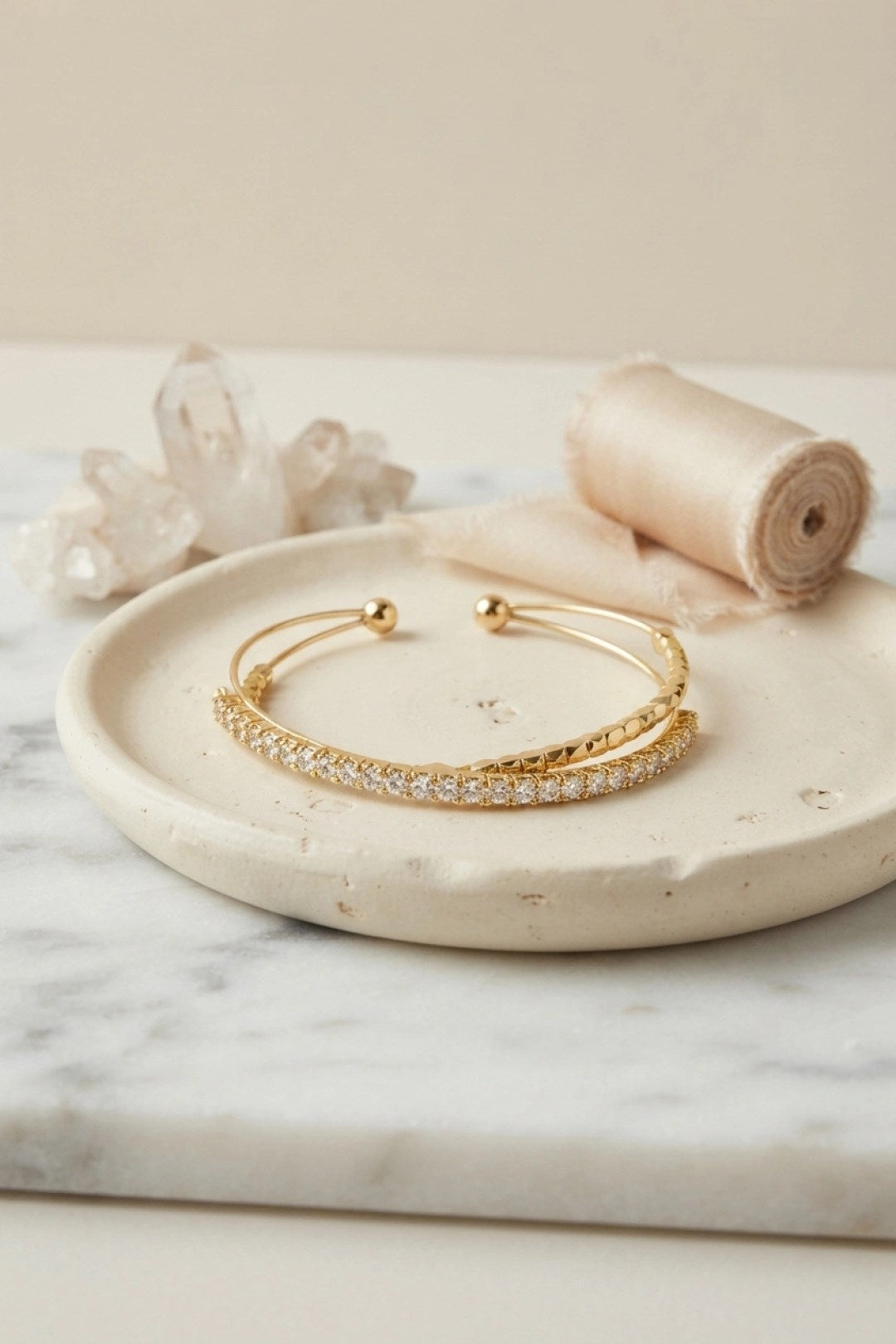 Gold Renk Zirkon Taşlı Dorikalı Model Kadın Bileklik
