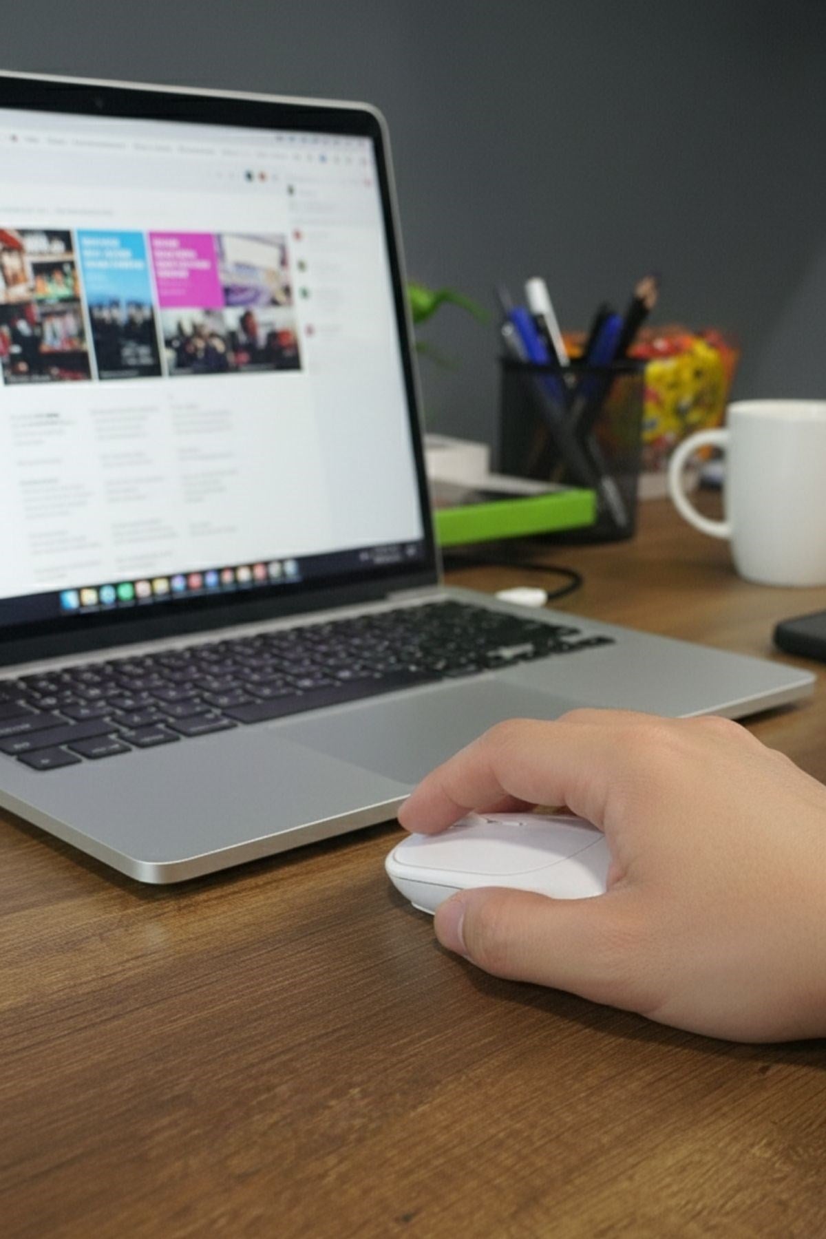 BUFFER® Beyaz Renkli Ergonomik Sessiz Kablosuz Mouse – USB Alıcılı, Ofis ve Oyun İçin Konforlu Bilgisayar Faresi MS6310