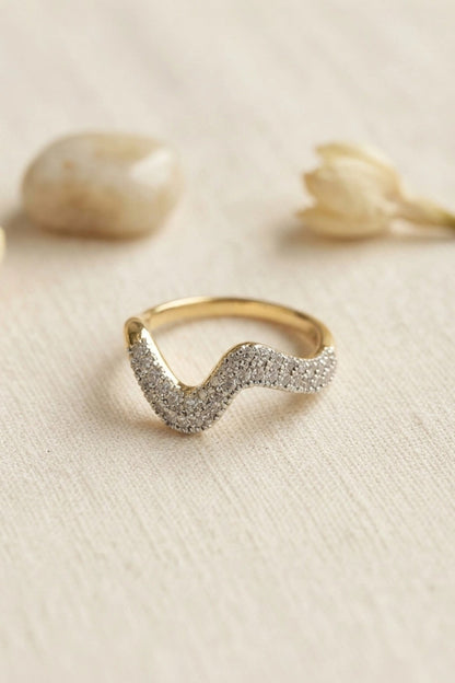 Gold Renk Zirkon Taşlı Dalga Model Kadın Yüzük