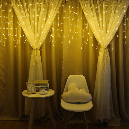 8 Fonksiyonlu 16 Saçaklı Perde Led 3 x 1 (Günışığı) (5643)