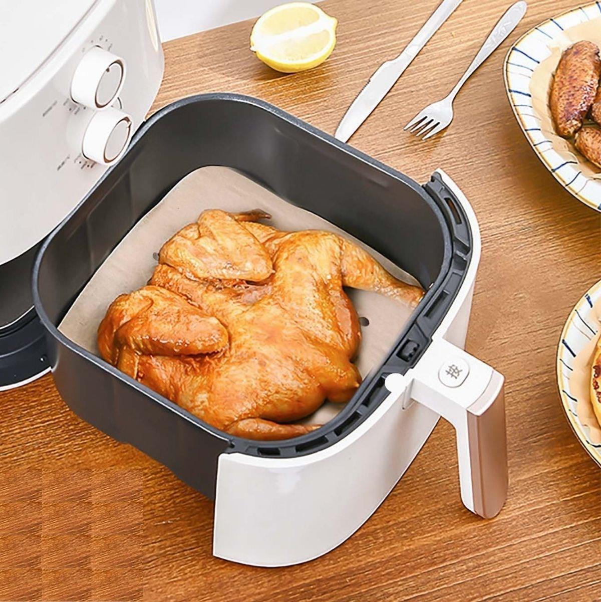 250 Adet Air Fryer Pişirme Kağıdı Tek Kullanımlık Hava Fritöz Yağ Geçirmez Yapışmaz Gıda Pişirme Kağıdı Delikli Kare Model (5643)