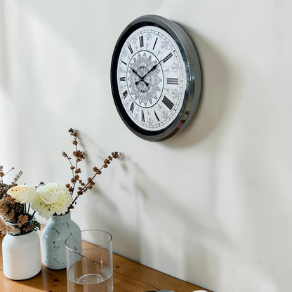 Krom Motifli Dekoratif 52 Cm Metal Duvar Saati
