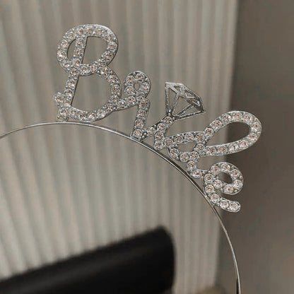 Gümüş Renkli Taşlı “Bride” Gelin Tacı – El Yazısı Yazı Tipiyle
