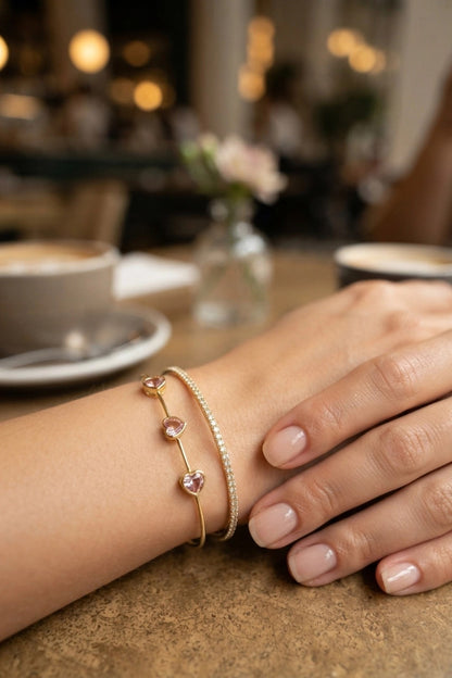 Pembe Kalp Model Zirkon Taşlı Gold Renk Kadın Bileklik