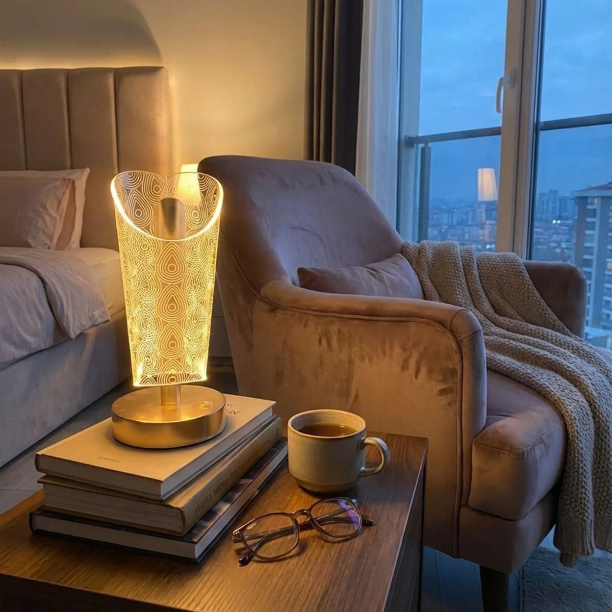BUFFER® Açık Silindirik Kristal Damla Model LED Masa Lambası – Gold Tabanlı, Dokunmatik, 3 Renk Işık Modlu, Şarjlı Modern Dekoratif Gece Lambası