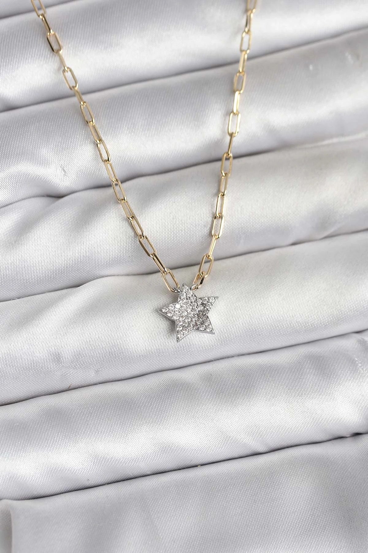 Pirinç Gold Renk Zincirli Zirkon Taşlı Minimal Yıldız Model Kadın Kolye
