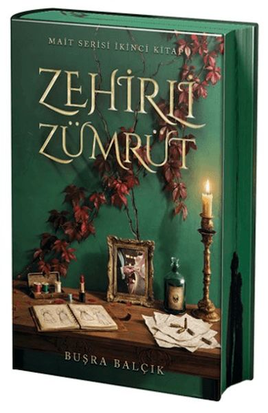 Zehirli Zümrüt (Yan Boyamalı Özel Baskı)