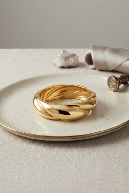 Gold Renk Pirinç Sarmal Model Vintage Kalın Kelepçe Bilezik