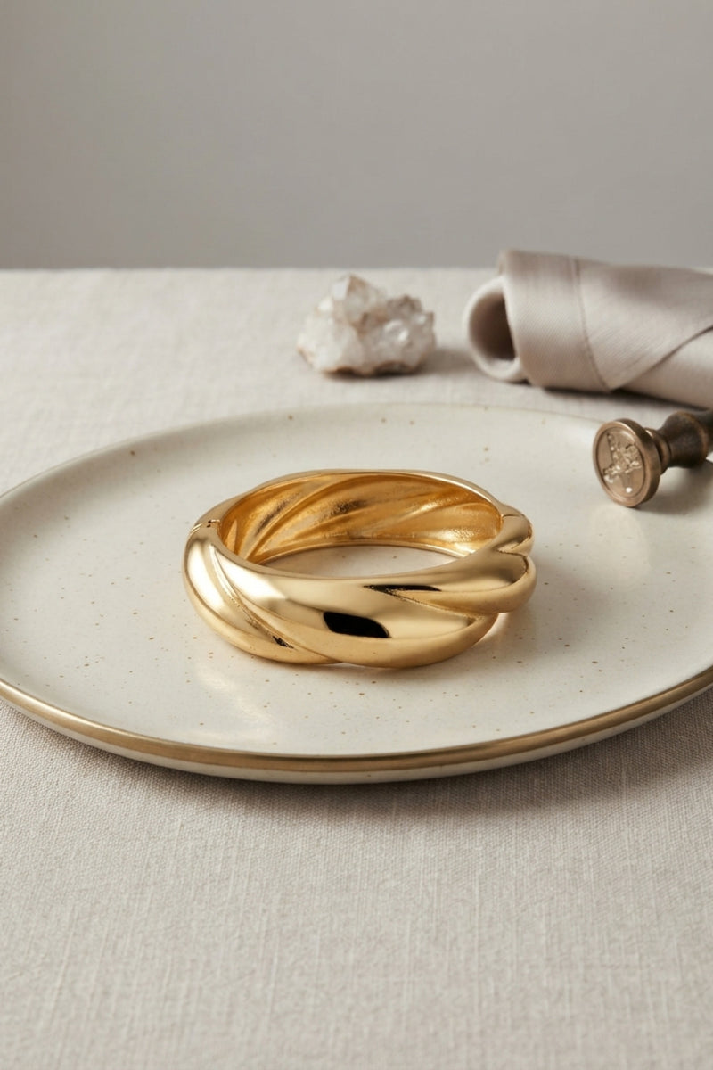 Gold Renk Pirinç Sarmal Model Vintage Kalın Kelepçe Bilezik