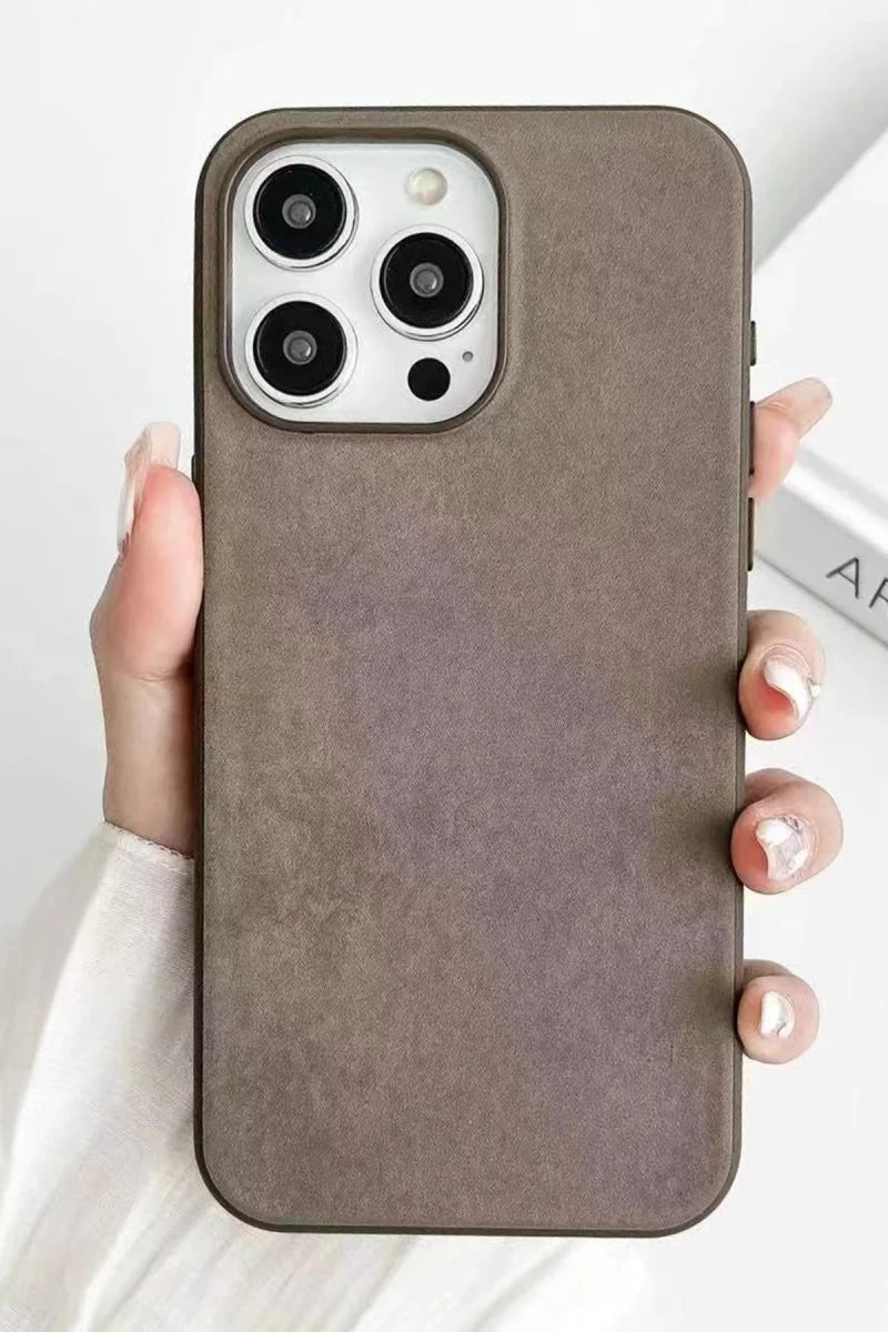 iPhone 15 Pro Kılıf Karen Magsafe Kapak - Kahverengi