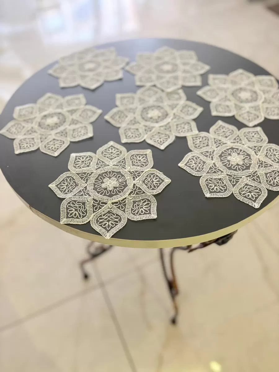 6 lı Dantel Kahve Sunumluğu 15x15 cm Asorti Desenli Bardak Altlığı Türk Kahvesi Fincan Sunum Seti