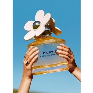100 ml Kadın EDT ile Çiçeksi ve Zarif Koku