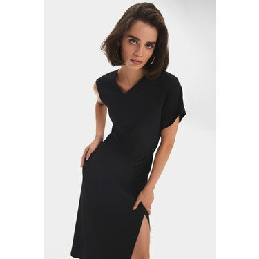 Yırtmaç Detaylı Kadın Bluz, Modern Tasarım