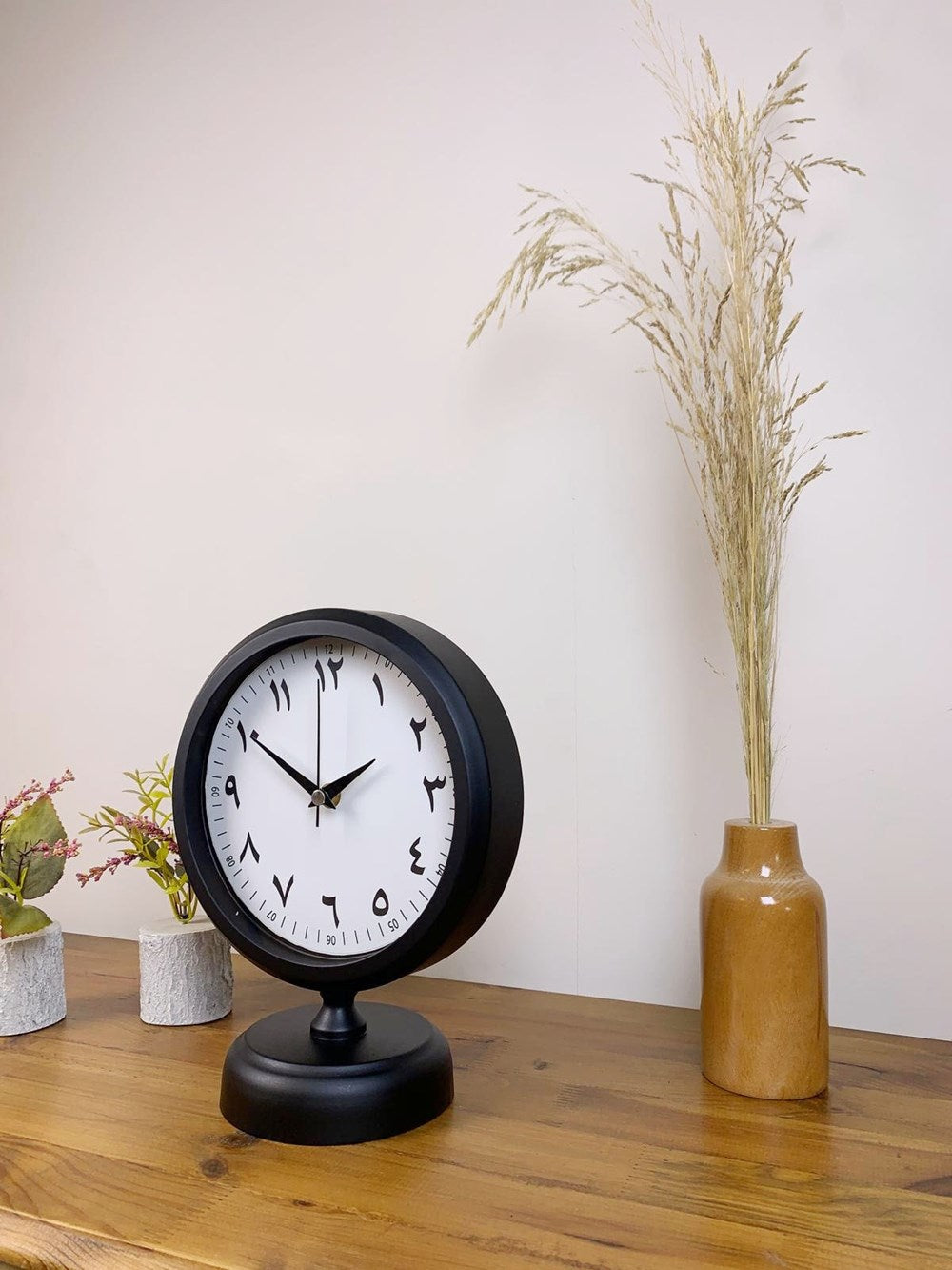 Siyah Metal Farsça Masa Saati 25×20 cm