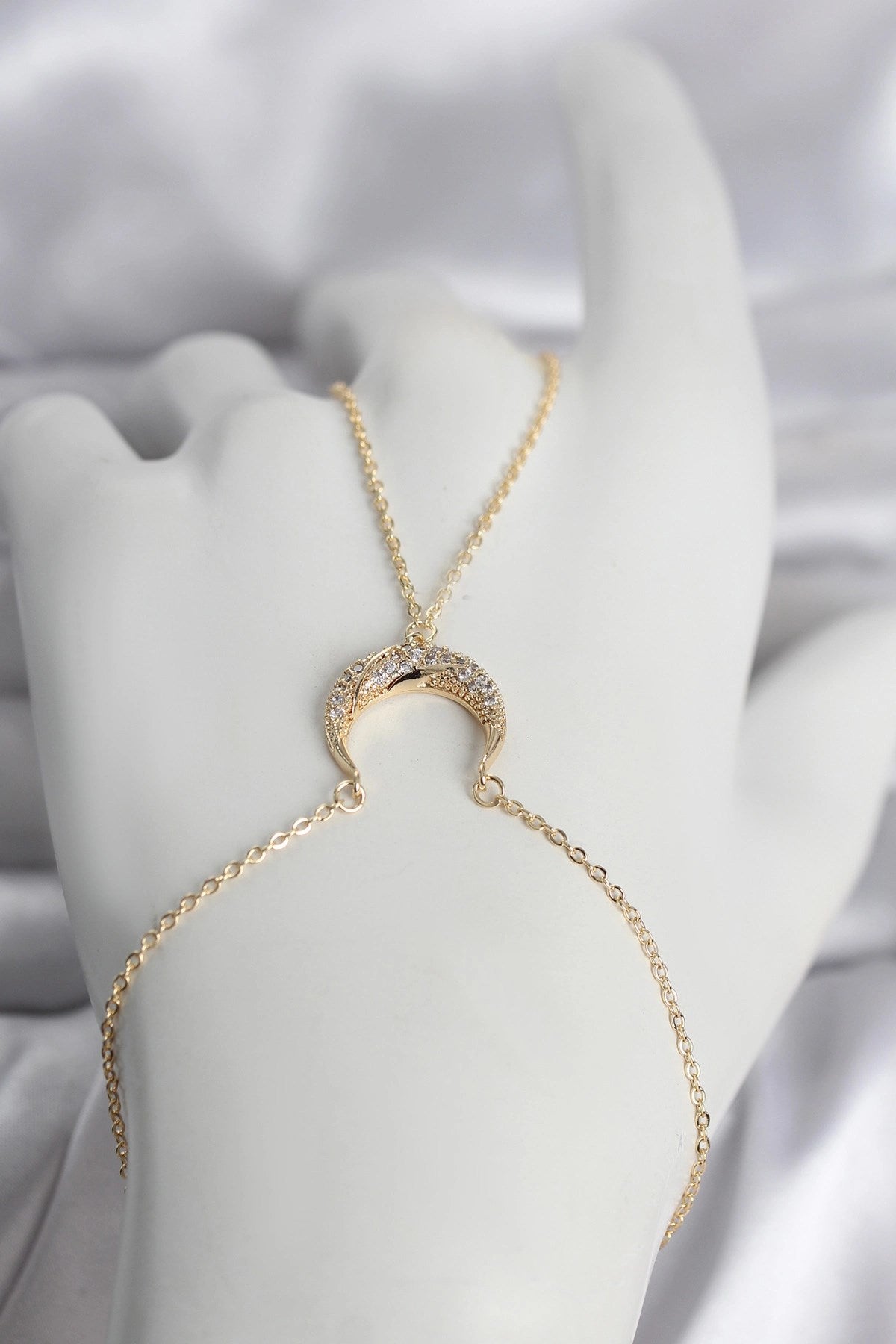 Pirinç Gold Renk Hilal Model Zirkon Taşlı Kadın Şahmeran