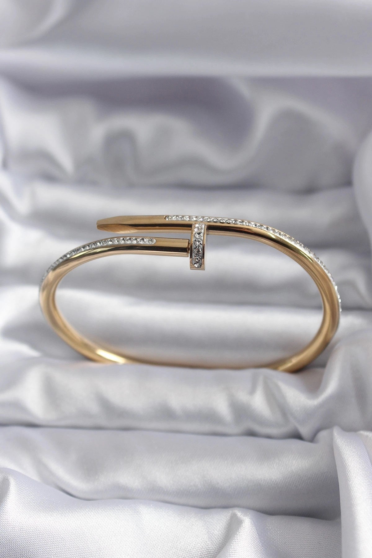 316L Çelik Gold Renk Çivi Model Zirkon Taş Detay Kadın Bileklik