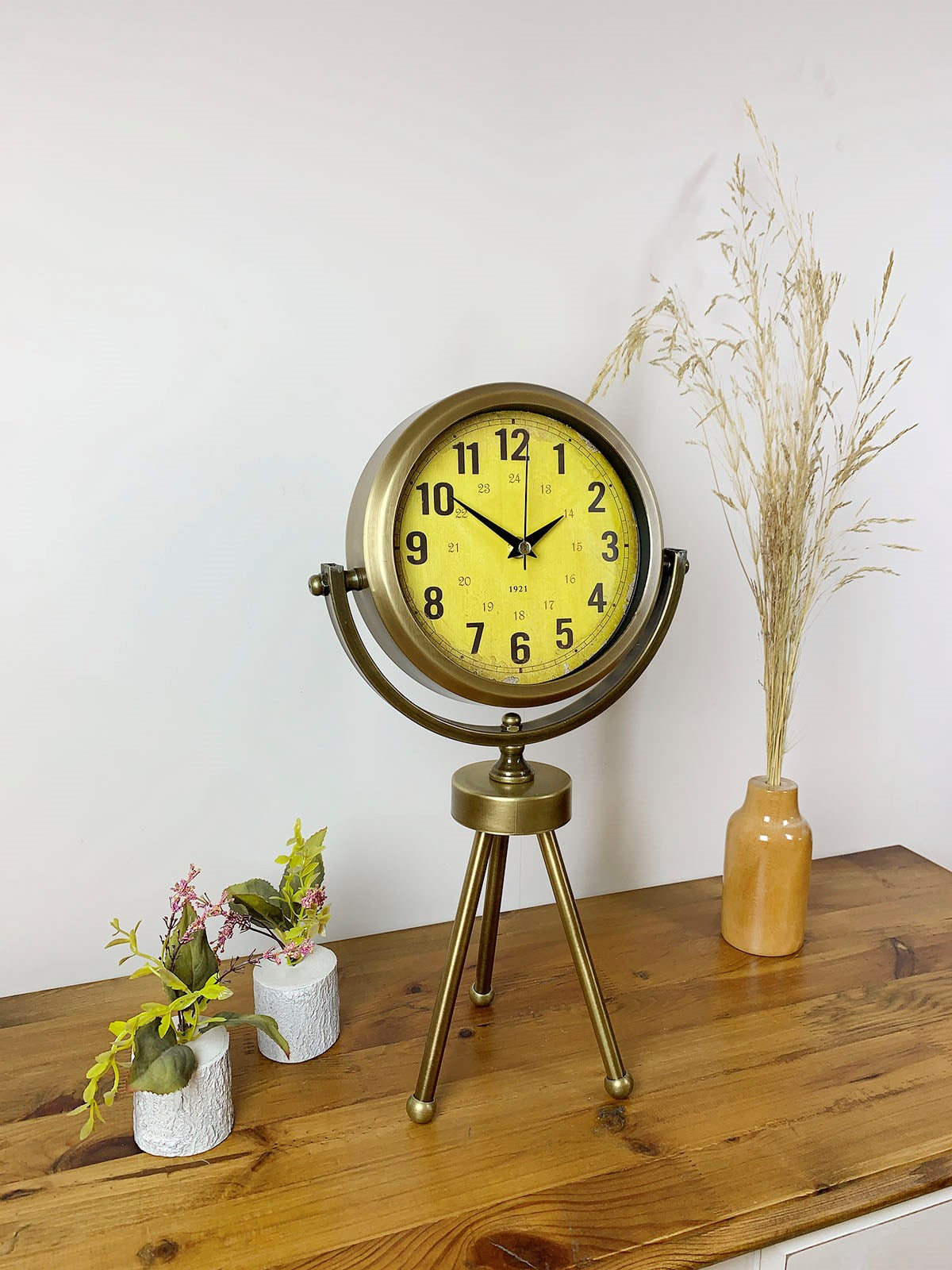 Retro Antique Üç Ayaklı Metal Eskitme Masa Saati