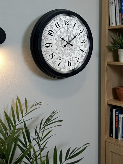 Şaheser Tasarım Zarif Desenli 40 cm Metal Duvar Saati