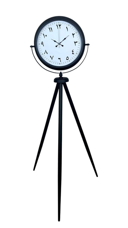 Siyah Arap Rakamlı Sıradışı Tasarım Tripod Ayaklı Saat