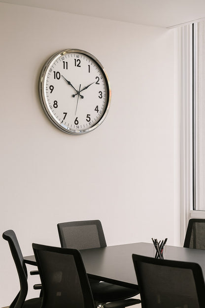Sade Ve Şık Krom 52 Cm Metal Dekoratif Duvar Saati
