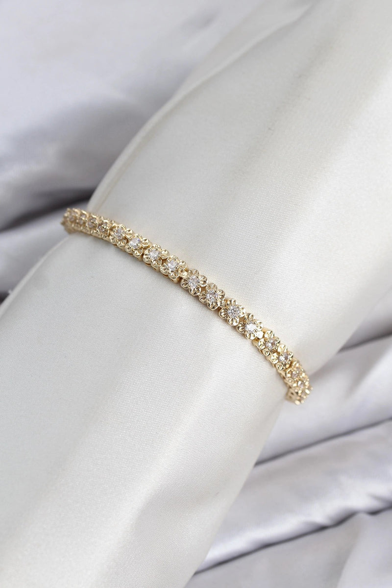 CM Model Zirkon Taşlı VIP Seri Gold Renk Pirinç Kadın Bileklik