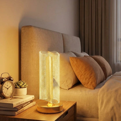 Dalgalı Silindirik Kristal Çizgili Model LED Masa Lambası – Gold Tabanlı, Dokunmatik, 3 Renk Işık Modlu, Şarjlı Modern Dekoratif Gece Lambası (5643)