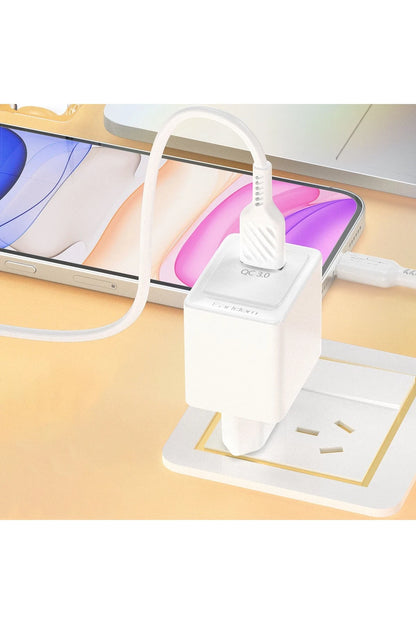 Earldom EU45 18W USB QC 3.0 Çıkışlı ve USB to Lightning Kablolu PD Hızlı Şarj Cihazı - Beyaz