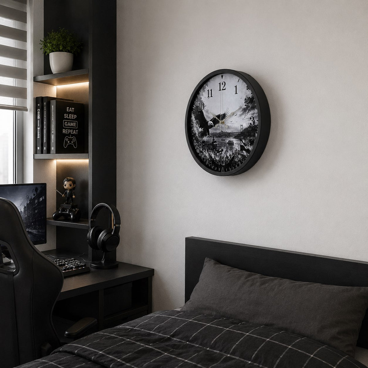 Siyah Efsane Kartal Taraftar Temalı 36 x 36 Cm Duvar Saati