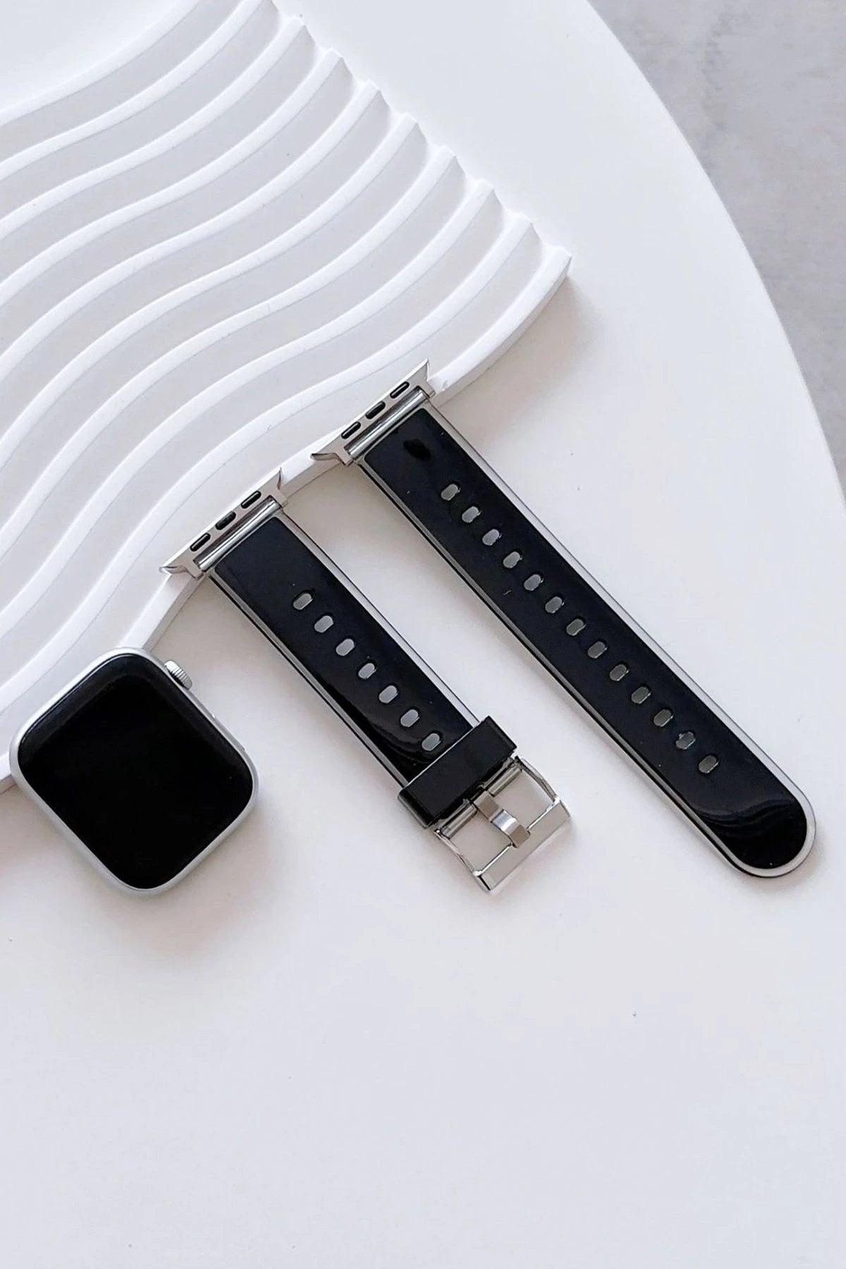 Movenchy Apple Watch 38mm Jelly Silikon Kordon - Siyah